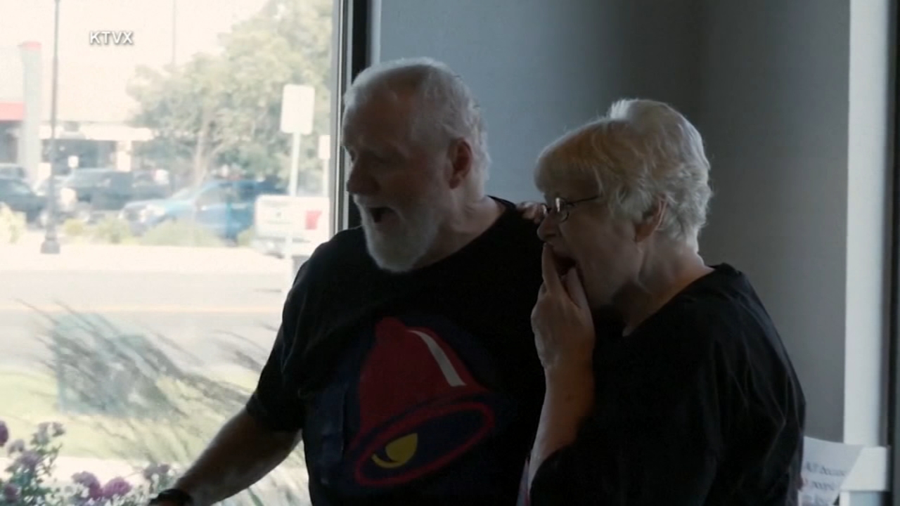 81-year-old Utah couple renews vows at Taco Bell, earns free lunch for life