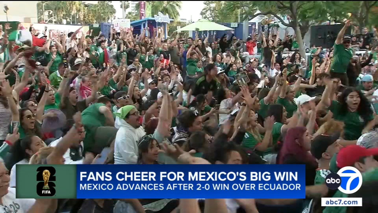 Mexico ends a 40-year knockout drought, beats Ecuador 2-0 to reach the round of 16