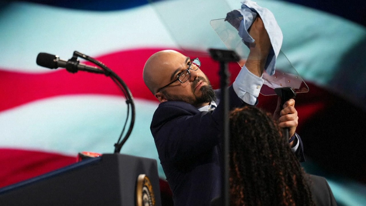 White House teleprompter operator made more than $100K betting on Trump's speeches: Sources