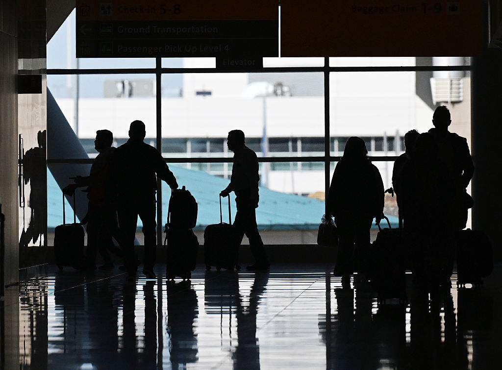 Airlines warn changing daylight saving time would disrupt scheduling